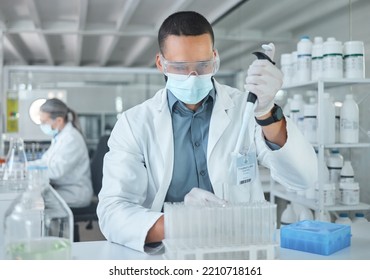 Covid Lab, Medical Science Or Man Scientist Working On Futuristic Medicine Research For Healthcare At A Laboratory. Doctor, Nurse Or Chemical Test On Liquid For Innovation, Vaccine Or DNA In Hospital