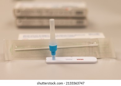 Covid-19 Omicron Rapid Antigen Self-test Kit Of Lateral Flow Method: Nasal Swab, Extraction Tube, Test Strip