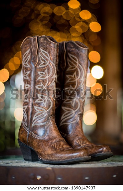 rustic cowgirl boots