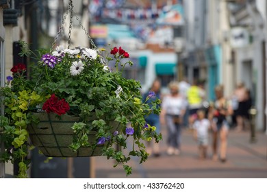 Cowes, Isle Of Wight/UK. June 2016. A Shopping Street In The Coastal Town Of Cowes.