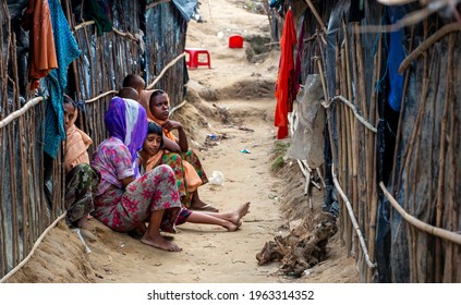 COX'S BAZAR, BANGLADESH - NOVEMBER 29, 2017- Rohingya Refugee Camps. Old Aunt Sitting In Front Of The Tent.