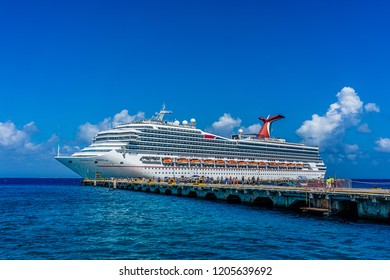 5,555 Carnival cruise ship Images, Stock Photos & Vectors | Shutterstock