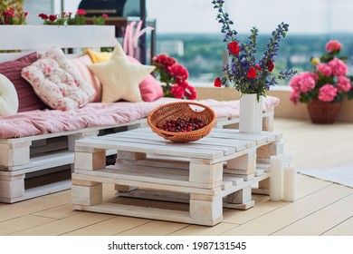 Cozy Beautiful Pallet Furniture With Colorful Pillows At Summer Patio