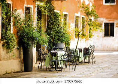 Cozy courtyard on one street in Venice
