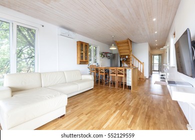 Imagenes Fotos De Stock Y Vectores Sobre House Wooden