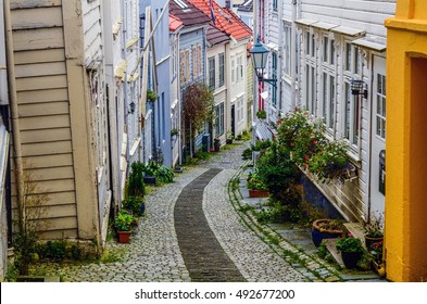 Cozy Narrow Street In Bergen