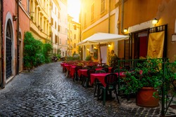 Cozy Old Street In Trastevere In Rome, Italy.  Trastevere Is Rione Of Rome, On The West Bank Of The Tiber In Rome, Lazio, Italy.  Architecture And Landmark Of Rome