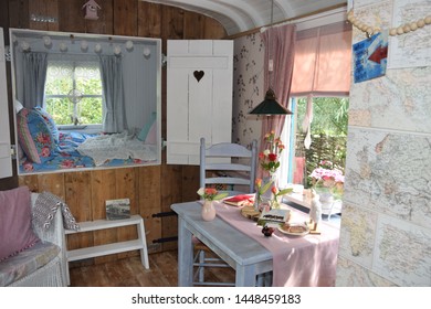 Tiny House Living Images Stock Photos Vectors Shutterstock