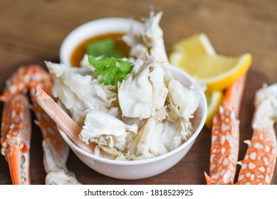 Crab Meat / Cooked Crab Claws And Legs On White Bowl And Seafood Sauce On The Table , Blue Swimming Crab 