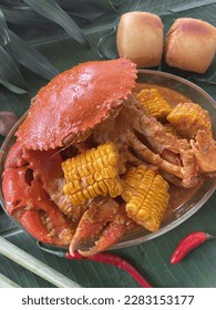 Crab in Padang sauce is an Indonesian seafood dish of crab served in hot and spicy Padang sauce. It is one of the two most popular ways that crab is served in Indonesia. Kepiting saus padang.