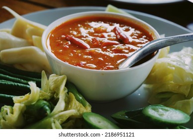 Crab's Roe Chilli Dip (Thai dipping sauce) It's delicious to eat with fresh vegetables.