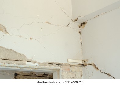 House Foundation Cracks Images Stock Photos Vectors Shutterstock