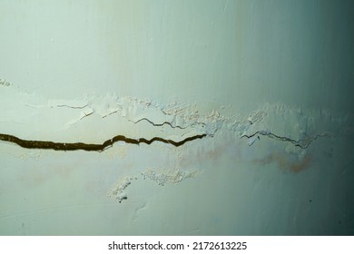 Crack Wall Due To Moist And Mildew