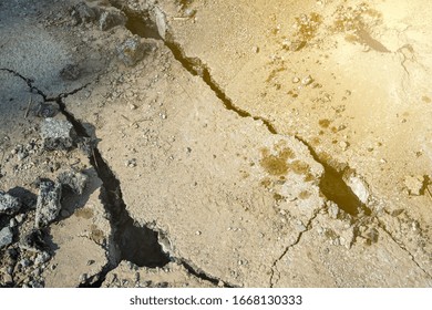 285 Giant crack ground Images, Stock Photos & Vectors | Shutterstock