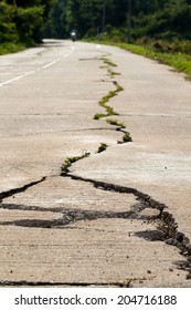 152,976 Broken roads Images, Stock Photos & Vectors | Shutterstock