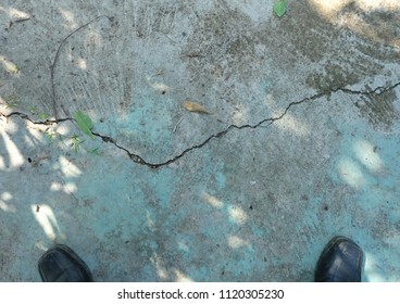 Cracked wall texture, background
