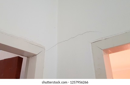 1000 Drywall Crack Stock Images Photos Vectors Shutterstock