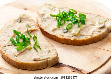 cracklings spread on bread with spring onion