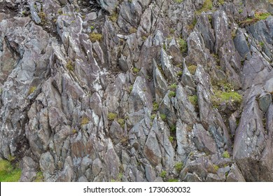 Craggy Rocks In Ireland Background