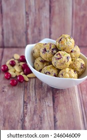 Cranberry Almond Oats Energy Bites