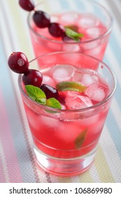 Cranberry Juice With Berries, Ice, And Mint