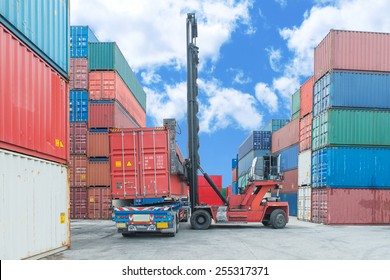 8,650 Customs truck loading Images, Stock Photos & Vectors | Shutterstock