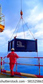 Crane Rigger Operating Basket Transfer