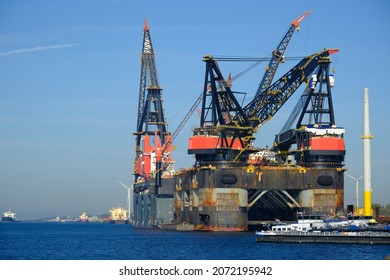 Crane Vessel For Offshore Platform Installation