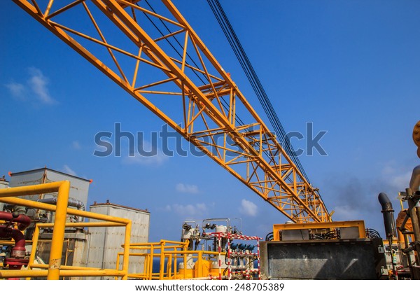 Cranes used\
in industrial applications and\
support.