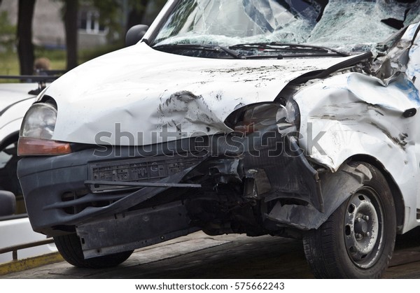 Crash car on accident site\
