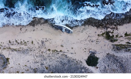 Crashed Boat In Klein Curaçao 🇨🇼