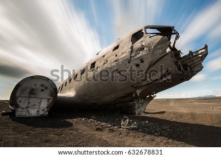 Crashed plane in Iceland