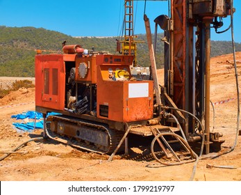 269 Crawler Drilling Rig Images, Stock Photos & Vectors | Shutterstock