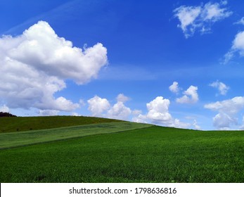 Crazy landscape looking like Windows XP wallpapaer