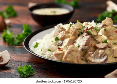 Creamy Chicken And Mushroom With White Rice