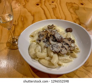 Creamy Rigatoni Pasta With Mushrooms