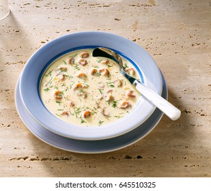 Creamy soup with north sea shrimp