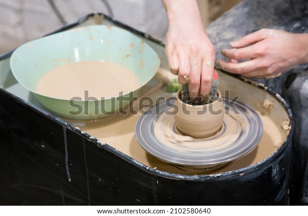 Creation of a\
clay product in a professional\
studio