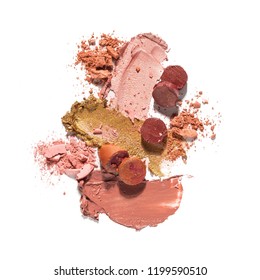 Creative Concept Foto von Kosmetik sieht Schönheitsprodukte Lippenstift-Augenweide auf weißem Hintergrund.