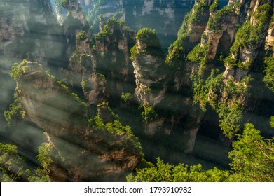  Crepuscular Rays Shoot On Mountains