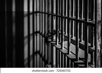 Преступность - бары тюремных камер