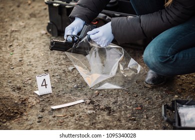 Crime Scene Investigation Collecting Evidence Stock Photo 1095340028 ...