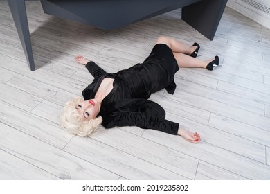 Crime Scene Strangled Pretty Business Woman Stock Photo 2019235802 ...