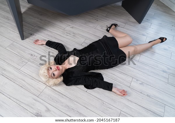 Crime Scene Strangled Pretty Business Woman Stock Photo 2045167187 ...