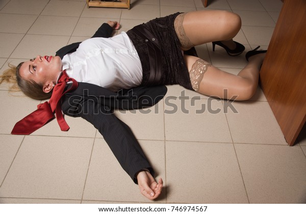 Crime Scene Strangled Pretty Business Woman 庫存照片 746974567 Shutterstock