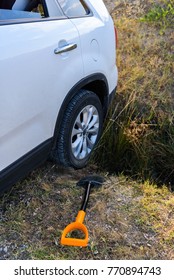 Crimea, The Tepe-Oba Mountain Range - August   24, 2018: A Car Got Stuck In A Ditch