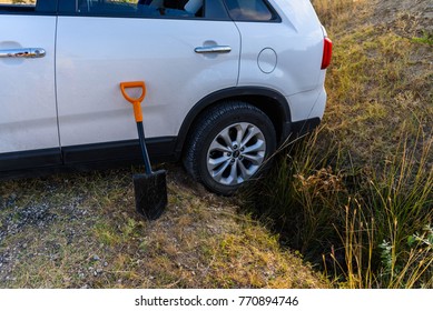 Crimea, The Tepe-Oba Mountain Range - August   24, 2018: A Car Got Stuck In A Ditch