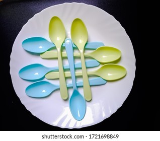 Cris Cross Pattern Of Kitchen Spoon Set