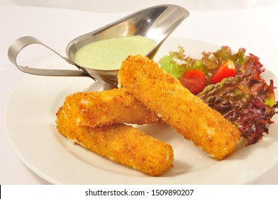 Crispy Halloumi Cheese Sticks Fries With Sauce,salad And Tomato