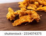 Crispy snack made from fried shrimp heads